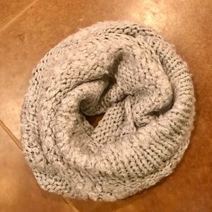💰 3/$10 Gray Infinity Scarf